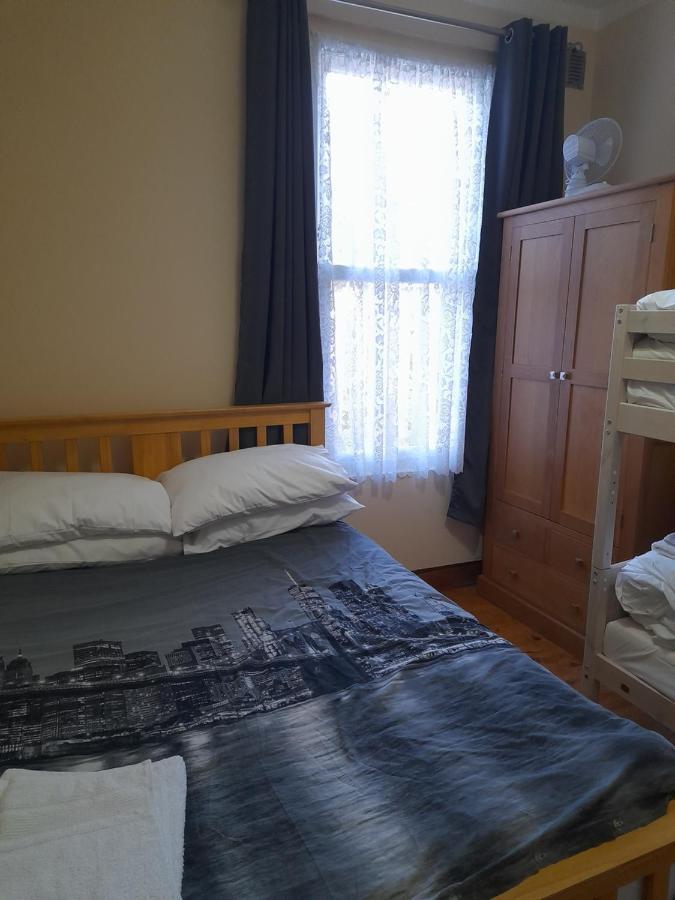 Bubblesbnb- 4 Bedroom House Лондон Экстерьер фото